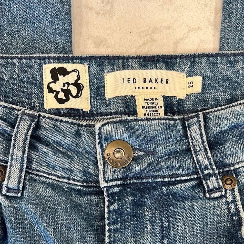 Ted Baker Morgani Straight Leg Blue Denim Jeans Raw Hem Size 25 Capsule Wardrobe